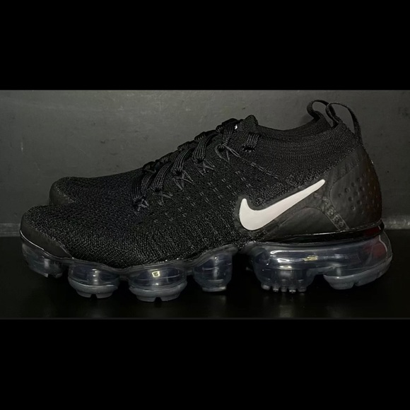 Women’s Nike Air Vapormax Flyknit 2 Black White - Picture 2 of 5
